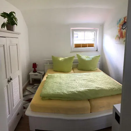 Sommerhaus Auf Ruegen بيت للعطل *